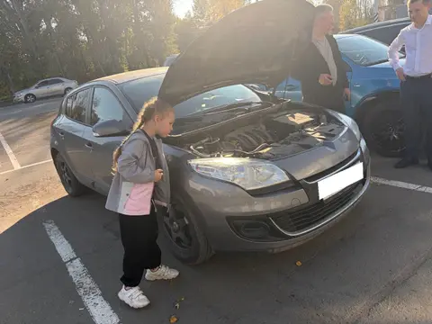 Кузов спереди слева