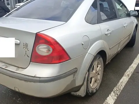 Кузов сзади справа
